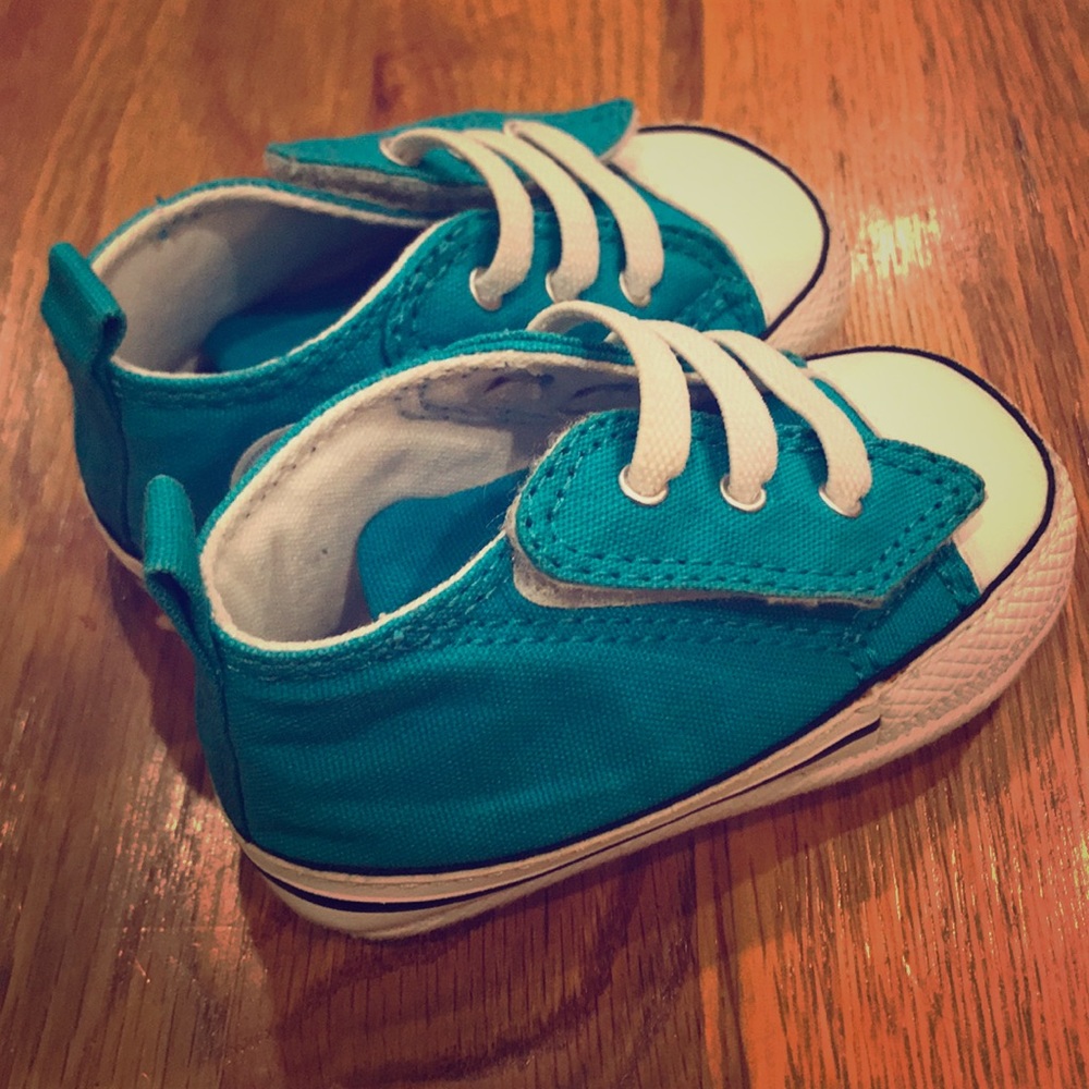 Converse baby shoes!